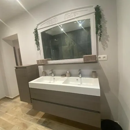 A Chardonnerets By La Maison De Mel *