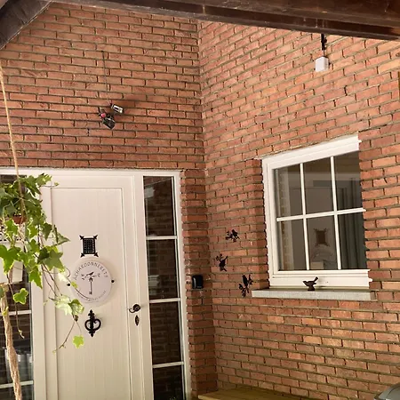 A Chardonnerets By La Maison De Mel Enghien